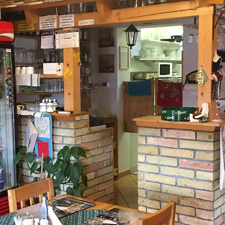 Bakonyi Apartmanhaz 3* Эплень