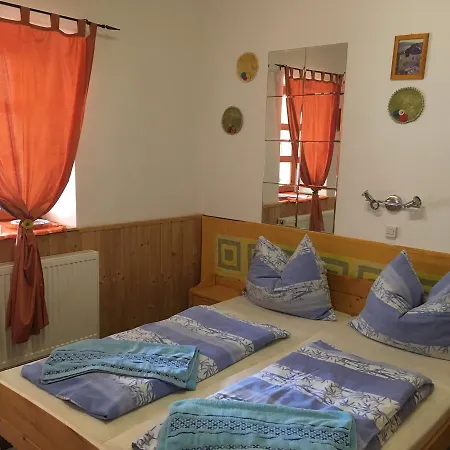 게스트하우스 Bakonyi Apartmanhaz 3*